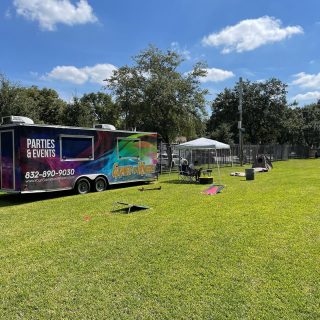 Looking for something fun for the kiddos? Head over to the area behind the church for a round of video games or laser tag! #OGFHouston #OGF2021 #OpaHouston